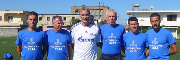 v.l.: Kushtrim Munishi, Gazmend Haliti, Peter Schreiner, Ridvan Osmani, Besnik Kollari, Arzt