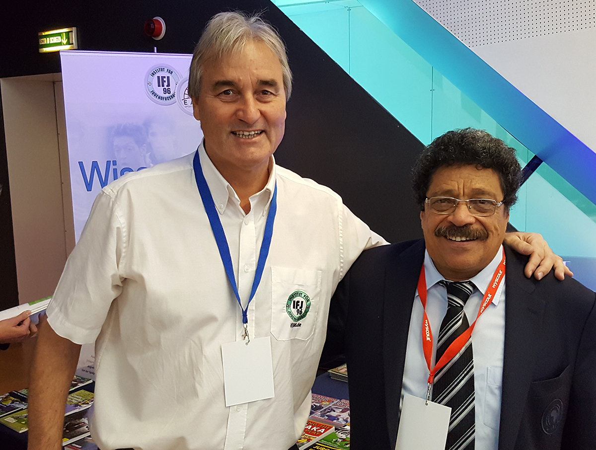 Kooperation mit der CAF (Confederation African Football) Abdel Moneim Moustafa Hussein und easy Sports-Software