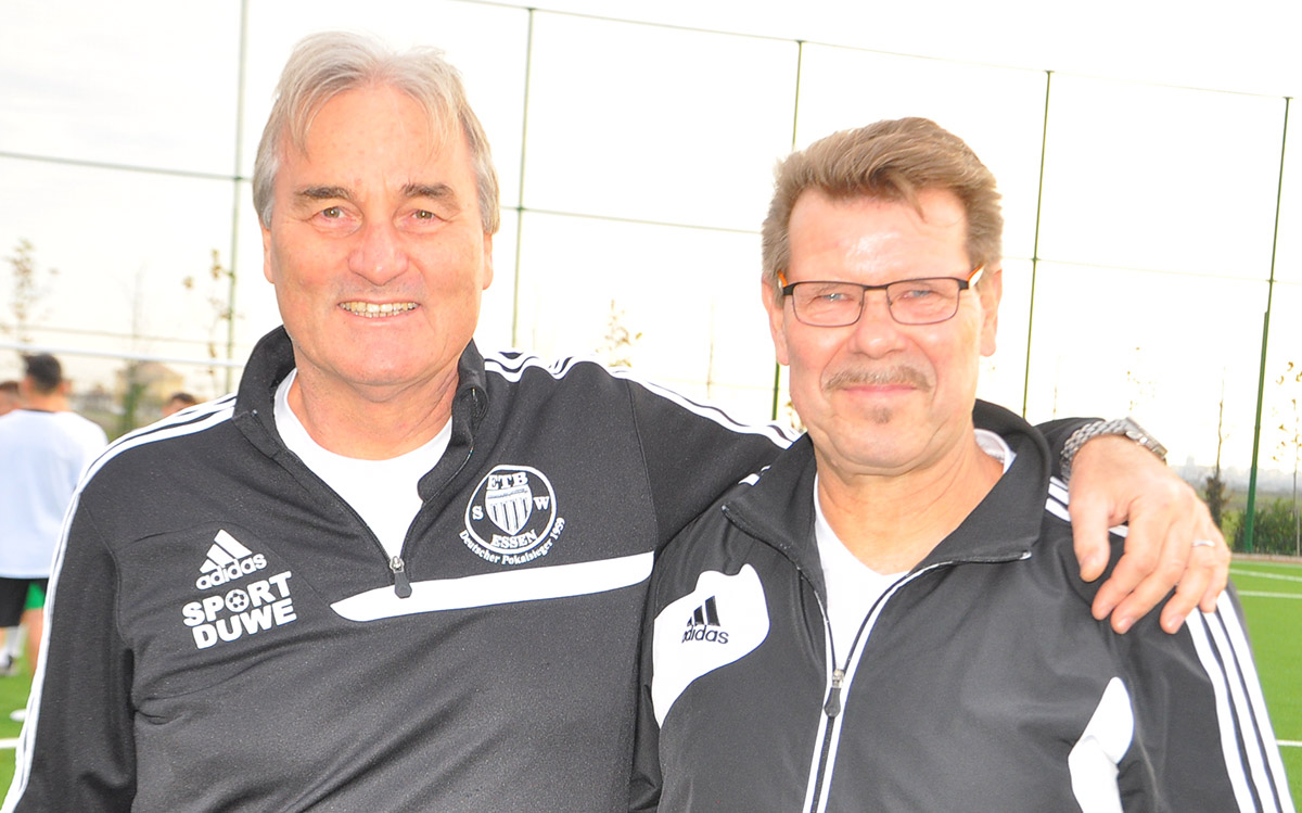 Peter Schreiner und Willy Kaspers sind begeistert vom tollen Essen und perfekten Kaffee im Hotel "Bonita" in Durres